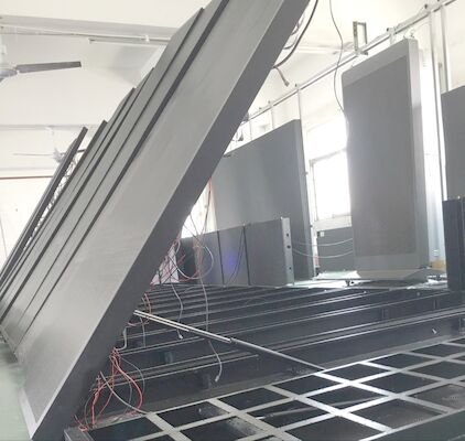 6mm Pixel Pitch Outdoor Full Color LED Display Draadloos bedieningsapparaat voor/achter IP65/IP54 Stalen kas met ijzer 32,5 kg Gewicht