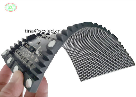 P4 Curving LED Video Screen Curtain Flexible Led Display Module volkleur