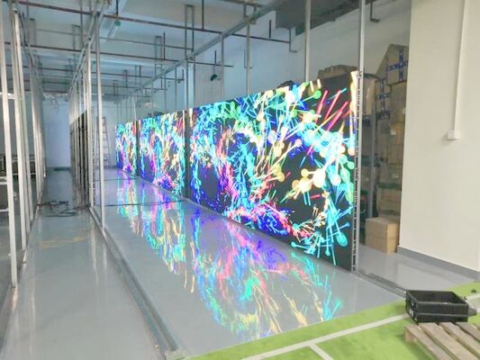 2000 cd / m2 Helderheid Doorzichtig LED-scherm, Full-Color Reclame LED-billboards