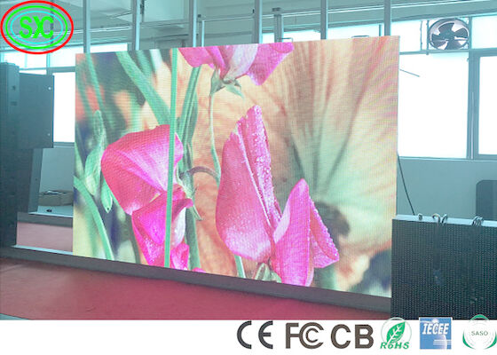 Huur 1200nits P3.91 Indoor Full Color LED Display 450W full color led display scherm