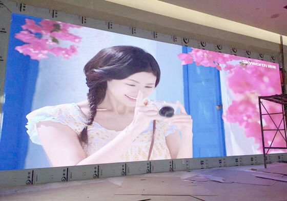 Fijne toonhoogte hoge resolutie en helderheid P1.875 Indoor Giant LED Display Full Color billboards