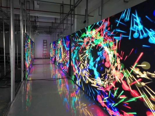 Plastic Material Ultra-dun Full Color LED Screen Transparent Video Wall Uitgerust met SMD2121 LED Lamp