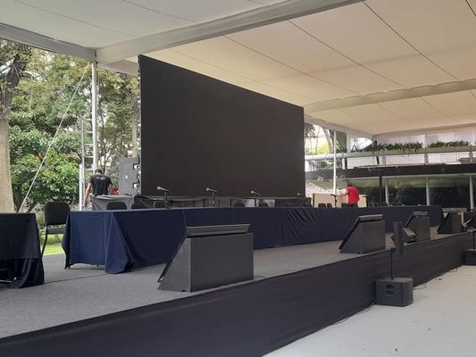 Goede prijs De volledige Kleur Binnenp4 leidde het Scherm 512x512mm het Aluminiumcomité van het Matrijzenafgietsel Grote de Vertoningsscherm van de Huur het Stadium Geleide Videomuur voor online