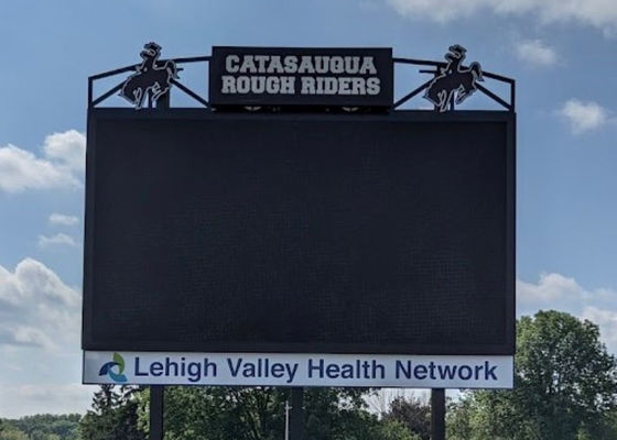 Grote outdoor full-color dubbelzijdige P10 reclame LED billboard panelen met stalen structuur