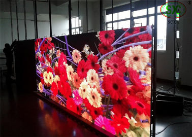 Buiten waterdicht en vochtdicht Solid/Iron Box HD 250*250mm P4.81 LED-advertentie scherm