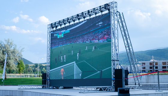 Hoog vernieuwingspercentage P3.91 500*1000mm Waterdicht Buiten Led-schermen Video Muurscherm Voor Evenement