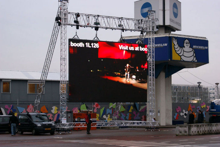Lichtgewicht volledig gekleurd P4 LED-displaybord voor buiten 5 jaar garantie voor buiten advertentie led-display scherm