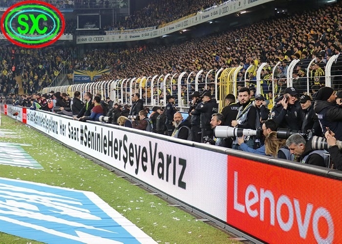 Ervaar ongeëvenaarde prestaties met LED-display in het stadium van rectificatie Helderheid ≥6500cd/m2 en IP-klasse IP65