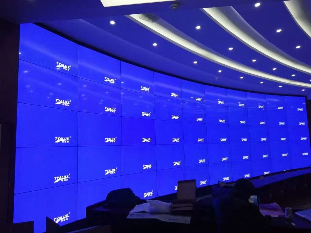 Verhuur van aluminium scherm met gietgietwerk Fabrieksprijzen Versatile HD LED-schermen voor vergaderzalen, kerken en bruiloften