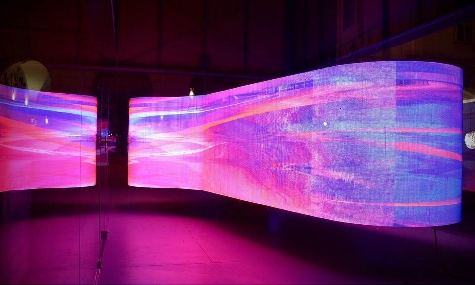p10 Gebuigd ijzer Flexibel LED-scherm volkleurig waterdicht Epistar-chipvideo-display