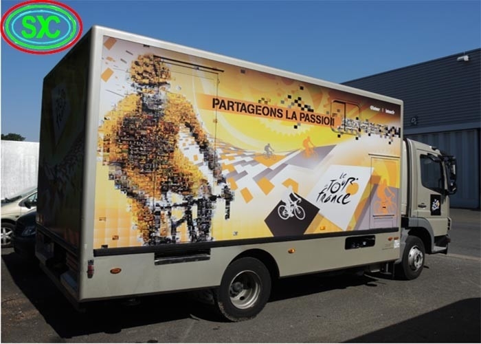 Outdoor Advertising Mobile Truck LED-scherm met hoge helderheid 5000-8000 Nits en hoge gemiddelde geen storing 1000 uur