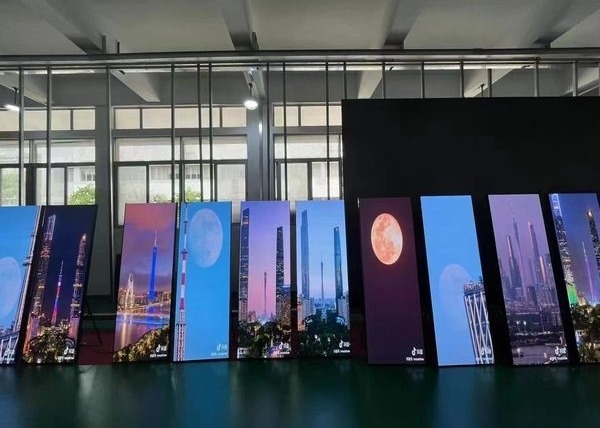 Poster RGB LED Display 2,5 mm Pixel Pitch Hoge vernieuwingssnelheid 1920HZ Indoor