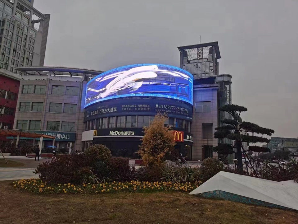 High Definition P10 Outdoor Full Color LED Display met 10000 pixels/m² voor levendige en heldere beeldweergave
