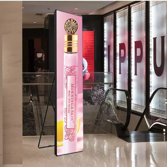 P2.5mm Pitch LED Poster Display Aluminiumpaneel 1R1G1B Kleurconfiguratie en energiebesparende technologie