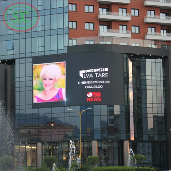 500*500mm kastgrootte Buiten Full Color LED Display met RGB 3in1 Pixel Configuration en 100 levensduur
