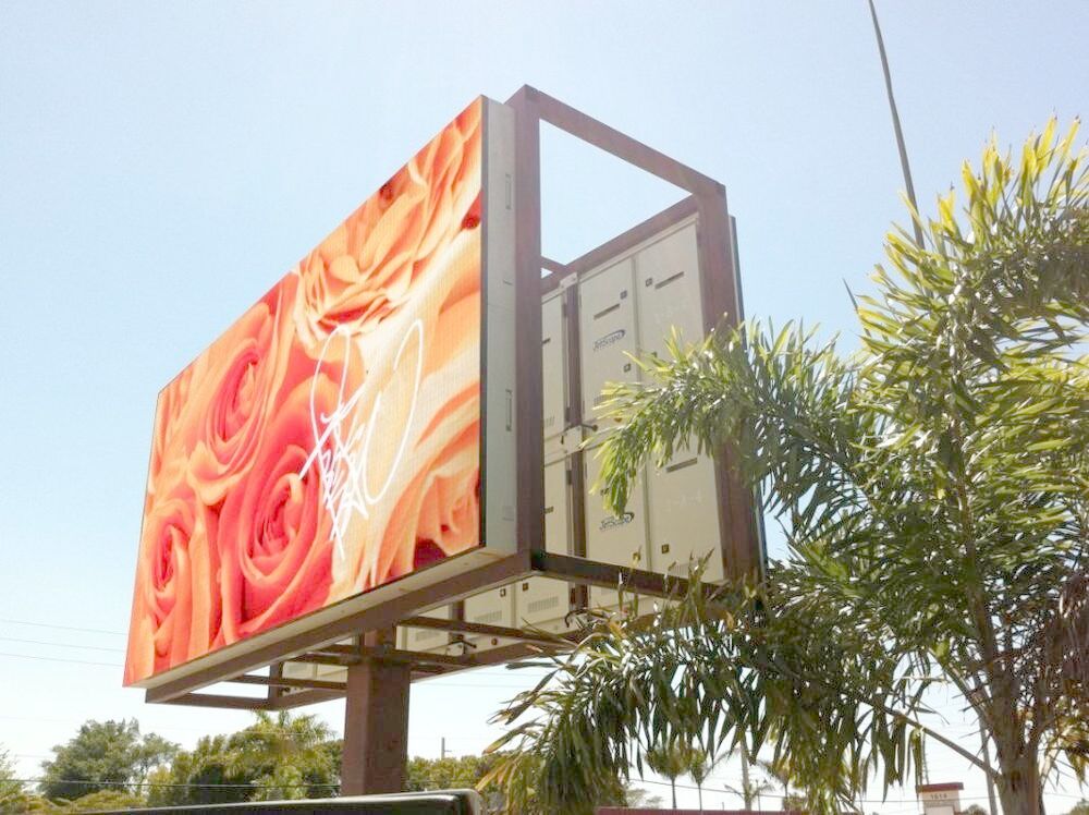 Outdoor Full Color P10 Reclame 6000cd / m2 Helderheid Hoogwaardig LED-bord