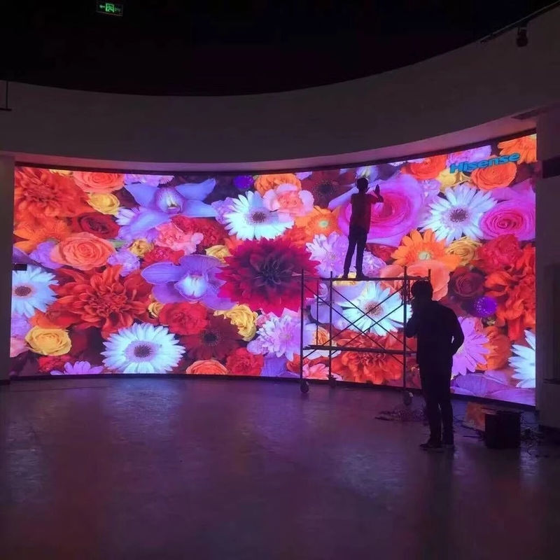 Metode voor onderhoudswerkzaamheden aan de achterzijde voor P5-vast LED-display in hoge resolutie