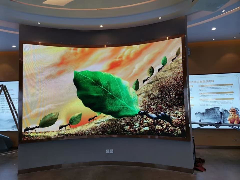 Huur van de Binnenp2.5 LEIDENE van het het Afgietselmagnesium Vertoningsmatrijs Kabinet 640*640mm het Super Hoge Resolutieleiden Scherm voor Visueel Stadium