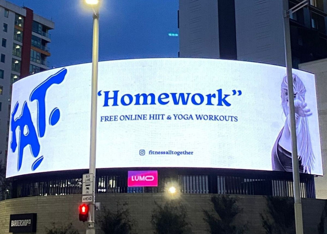 De curve leidde de Openlucht Reclameschermen Volledige Kleur P4.81 Hoge Vernieuwingsfrequentie binnen volledige kleuren geleide vertoning