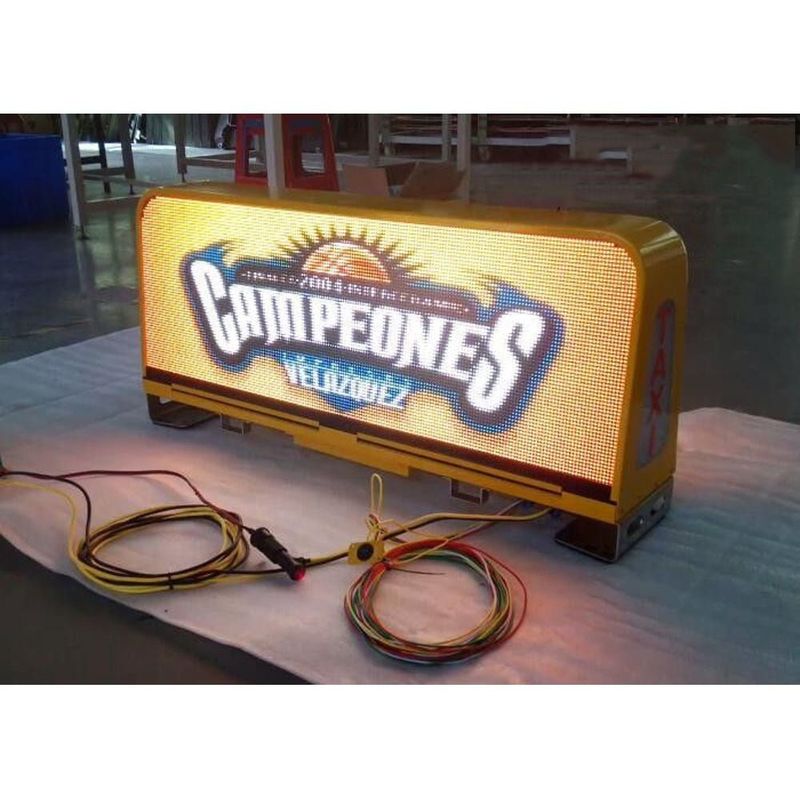 96*32 cm LED-aanduidingsdisplay voor auto's met 1R1G1B-configuratie en CE/ROHS/FCC/ISO2001 standaard