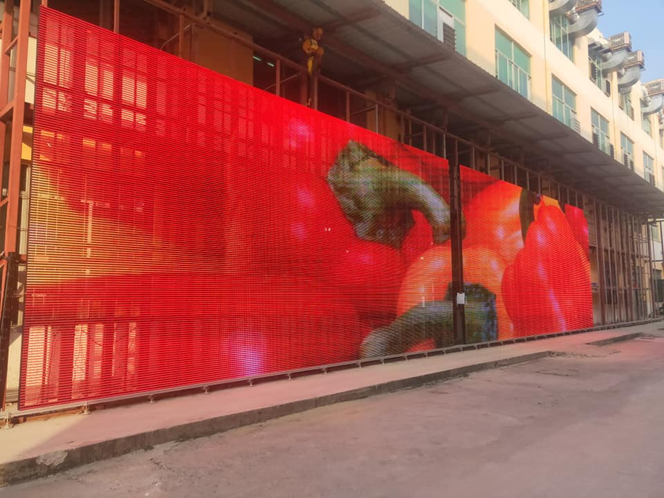 1000 Uur Gemiddeld Geen Uitval Transparant LED Scherm met Aluminium Kast Materiaal en Aandrijfmethode
