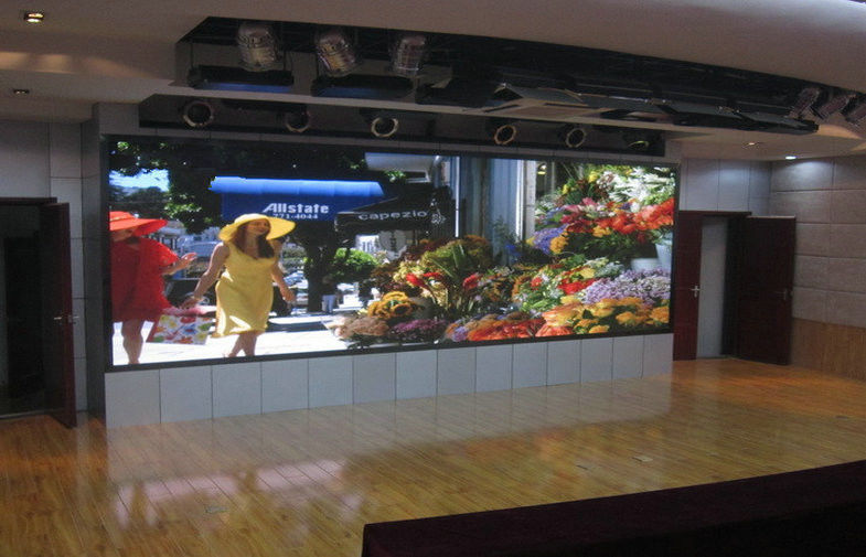 Uiterst dunne P4 RGB 3 in 1 SMD-van het LEIDENE Kabinetten het Schermaluminium, Hoge Resolutie