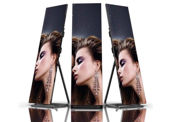 Goede prijs P1.25 Binnen RGB Draagbare Bevindende LEIDENE Affiche Smd1515 met Hoge Definitie online