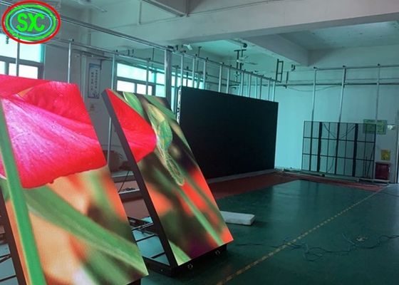 Goede prijs RGB Binnen Volledige de Kleuren LEIDENE van P3 Vertoning met 192*192mm Modules online