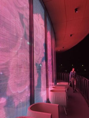 Goede prijs P2.5doorzichtig glas scherm volkleurig, 3G WIFI transparante videomuur Helderheid 6000 online