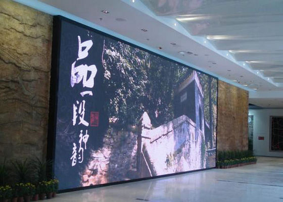 Goede prijs P5 64x32 Dot Matrix Outdoor Full Color LED Billboard, 2500 CD/m2, hoge helderheid online