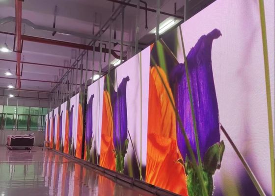 Goede prijs P3.91 Drafgiet-aluminium zachte module HD waterdicht LED-reclame scherm Drie jaar garantie Online