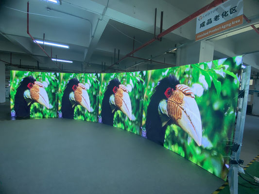 Eenvoudig te installeren P6 Vast LED-scherm met 32*32 Module Resolutie en 5000 Uur Mtbf