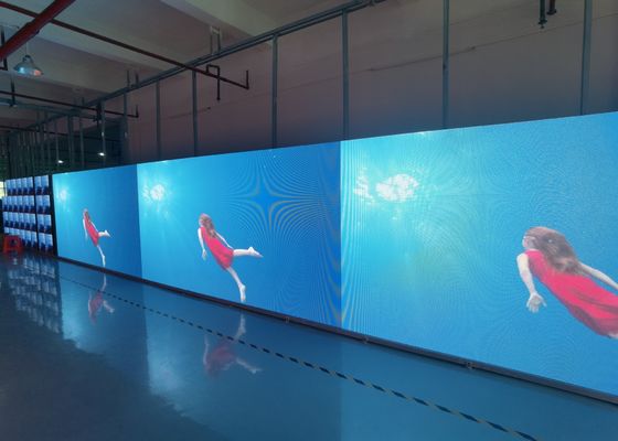 Goede prijs P4 Indoor Aluminium Panel HD Waterdicht SMD LED Scherm Billboard 1R1G1B Verhuur online