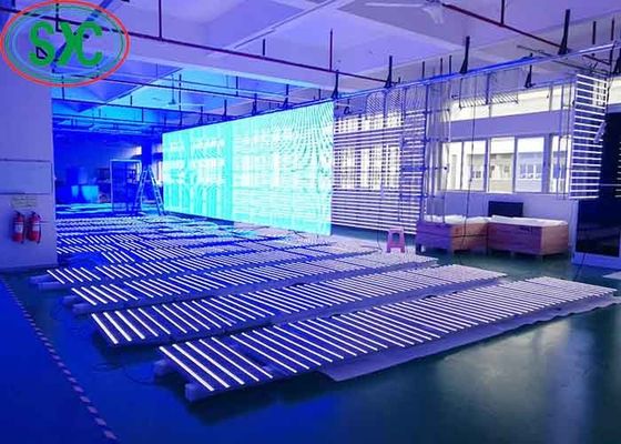 Goede prijs LED-transparante scherm hoge helderheid volkleurige transparante muur 32768 punten/vierkante meter Te huur online