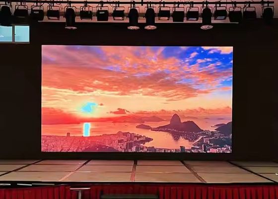 Goede prijs 2500nits Helderheid P3 Indoor LED Rental Video Display Panel met Air-Plug Connection Design Pixel Dichtheid 111111 dots/sqm online