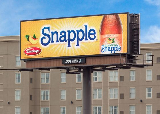 Waterdichte reclame-LED-schermen 120° / 60° kijkhoek Hoge pixeldichtheid van 62500/m2 voor buitenreclameoplossingen