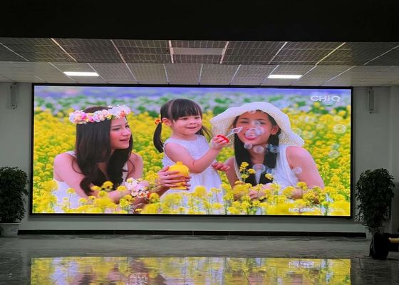 Goede prijs Shenzhen Indoor Full Color LED Display met 62500 Dot/m2 Dichtheid en Nationstar SMD 1515 Led Package Shenzhen Oorsprong online