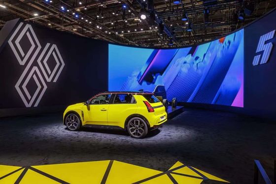 Bekijk Afstand 4 50m Huur LED-scherm met hoge kleurenuniformiteit en gemiddeld verbruik 438Watt/m2