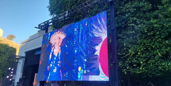 Goede prijs AC 110/220V Invoerspanning Buiten Full Color LED Display met 250*250mm modulegrootte en 5V/40A Switch Power Loading online