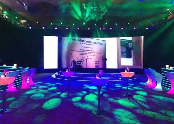 Goede prijs Indoor p3.9 p4 Full Color LED Display met 3 in 1 Pixel Configuration en SMD1921 LED scherm online