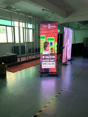 Goede prijs Module Grootte 320x160mm LED Poster Display met aluminium paneel materiaal en P2mm Pitch Ideaal voor indoor digitale signage oplossingen online