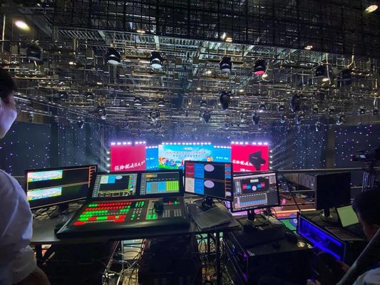 Goede prijs Gekrompen LED-videowandscherm 500x500mm P3.91 P4.81 binnen- buiten Flexibel LED-schermpaneel online